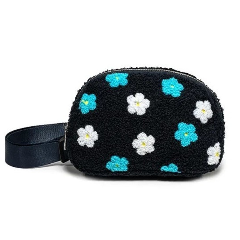 26. NWT Living Royal Dizzy Daisy Belt Bag